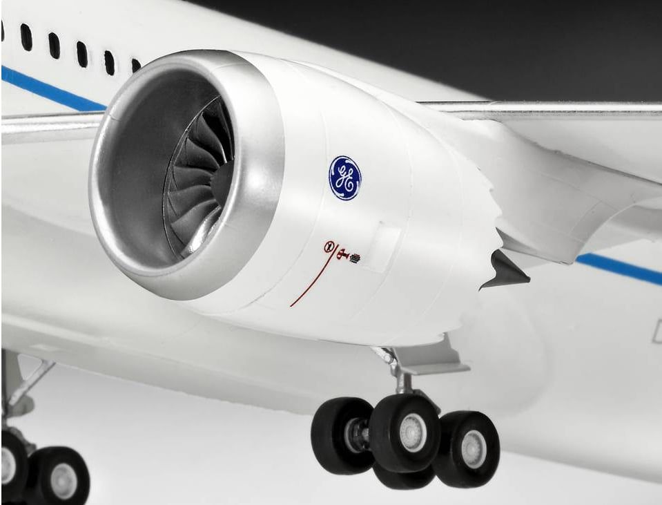 Revell Boeing 7878 Dreamliner 1144 Scale Plastic Model Plane Kit