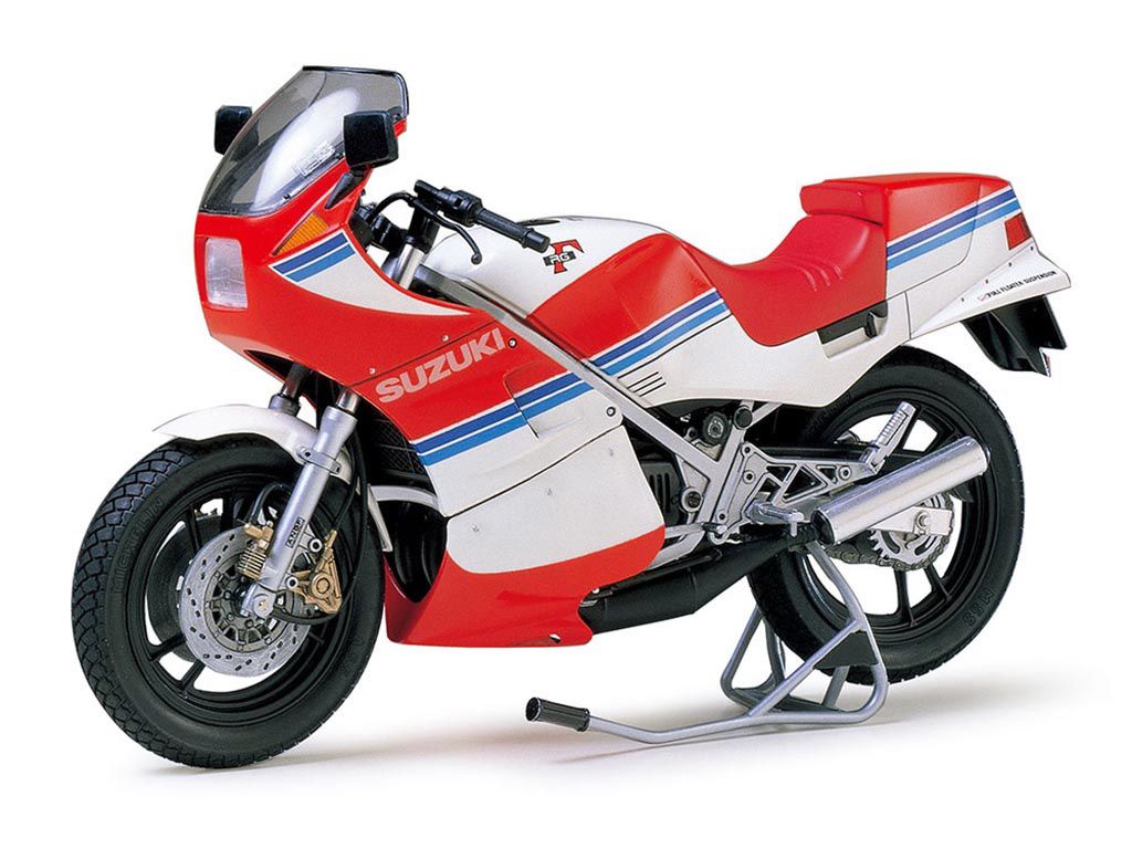 Tamiya 1/12 Scale Suzuki RG250 Gamma Model Kit