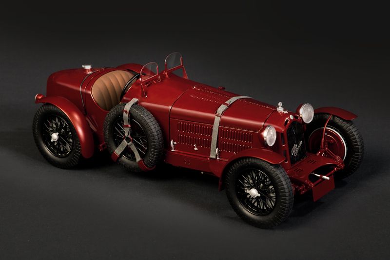 Italeri Alfa Romeo Monza 1/12th scale "100th Anniversary“ Plastic Kit