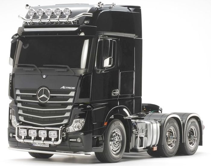 Tamiya Mercedes-Benz Actros 3363 6x4 GigaSpace 1:14 Scale R C Tractor Truck