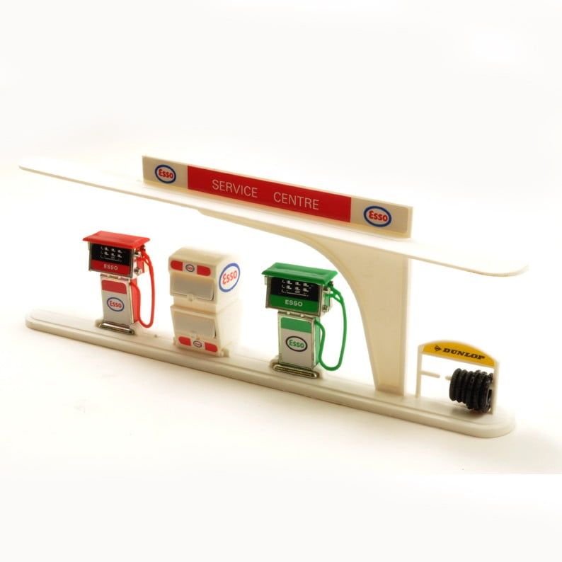 Model Garage Forecourt Set