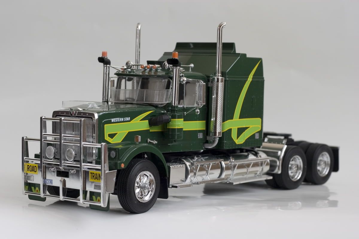 Italeri1/24 Scale Australian Truck Model Kit