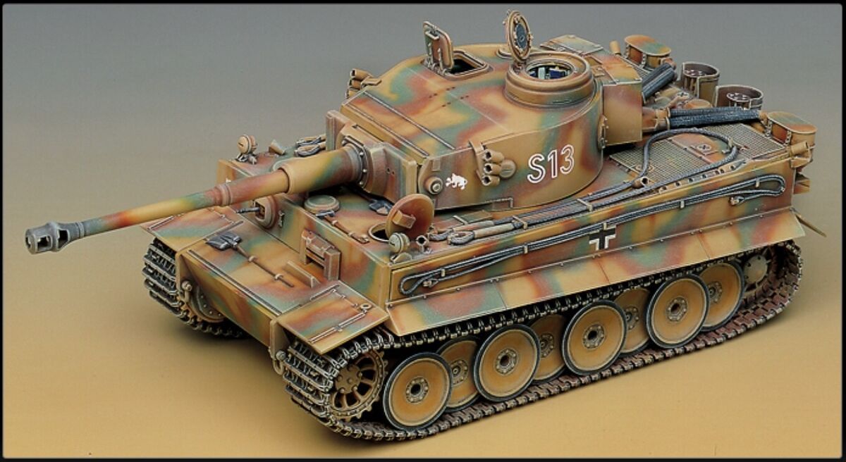 Academy 1/35 Scale Tiger 1 Early Version with Interior Model Kit