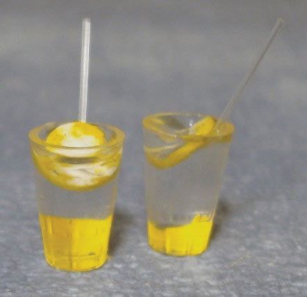 Glasses of Lemonade with Straws and Lemon Slice x 2 for 12th Scale Dolls House