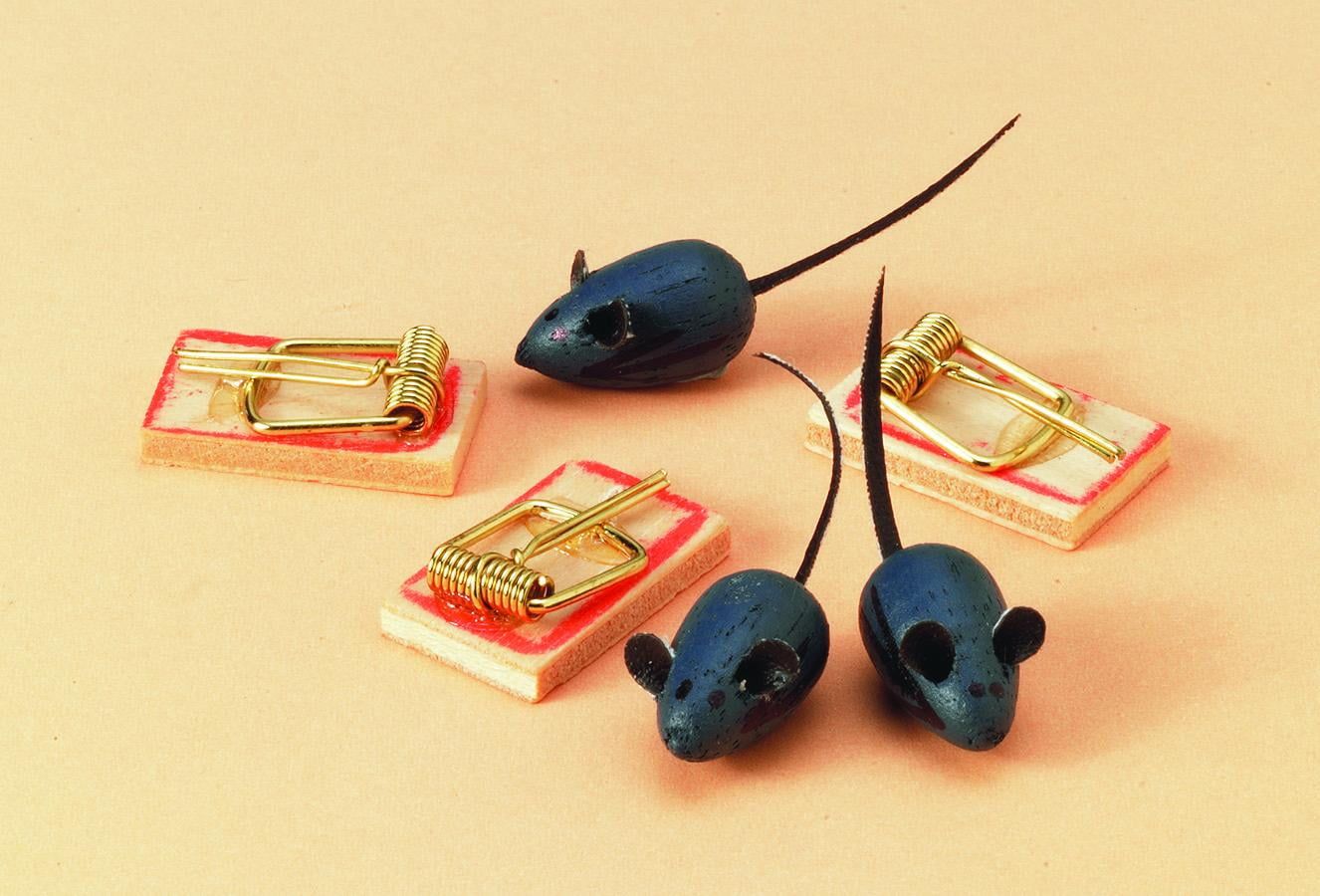 Three Mice and Mouse Traps for 12th Scale Dolls House