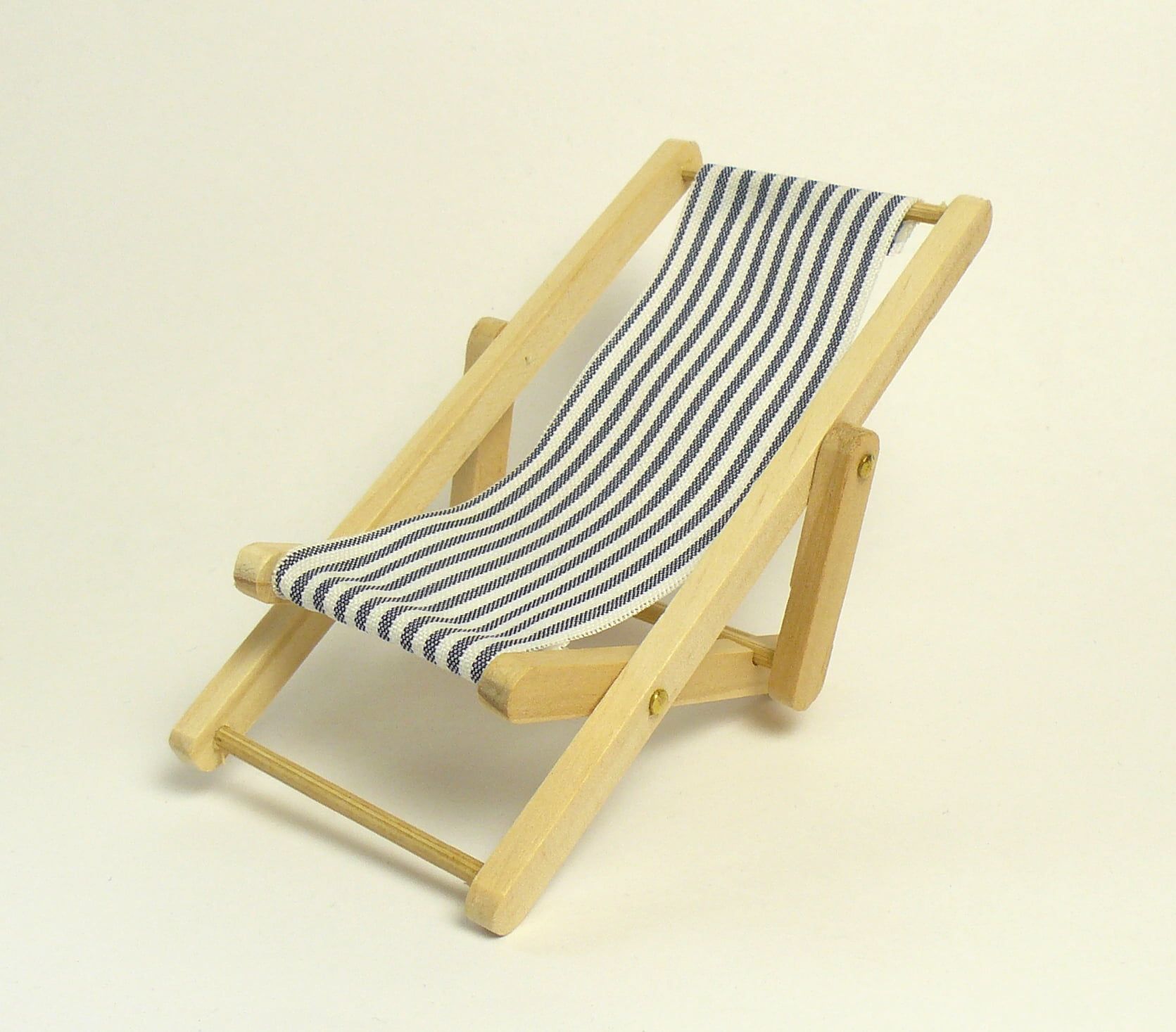 Deckchair for 12th Scale Dolls House