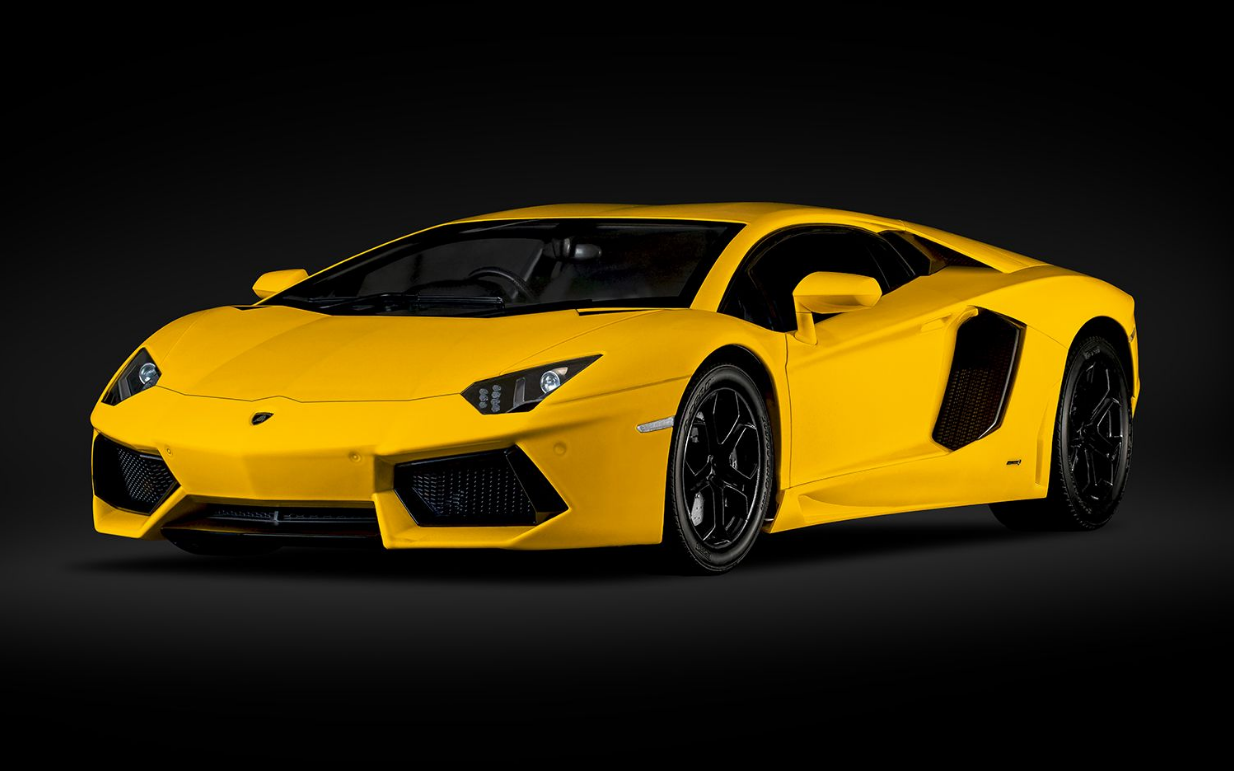 Pocher 1/8 Scale Lamborghini Aventador LP 700-4 Giallo Orion Model Kit