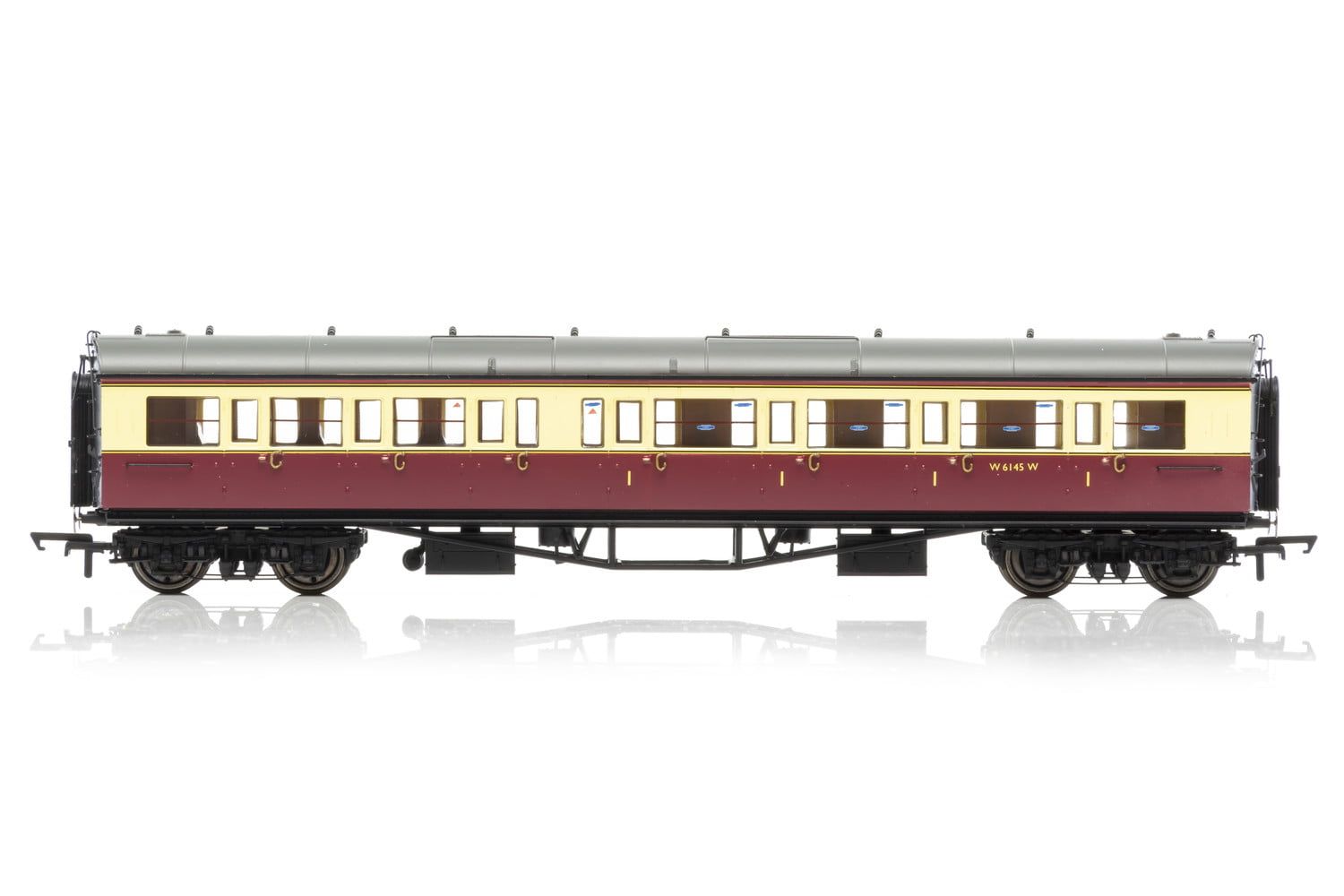 Hornby BR, Collett 'Bow-Ended' Corridor Composite (Right Hand), W6145W - Era 4 OO Gauge