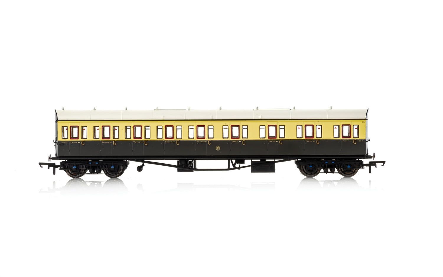 Hornby GWR, Collett 57' Bow Ended E131 Nine Compartment Composite (Right Hand), 6362 - Era 3 OO Gauge