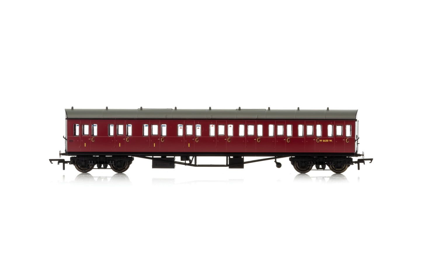 Hornby BR, Collett 57' Bow Ended E131 Nine Compartment Composite (Left Hand), W6630W - Era 4 OO Gauge