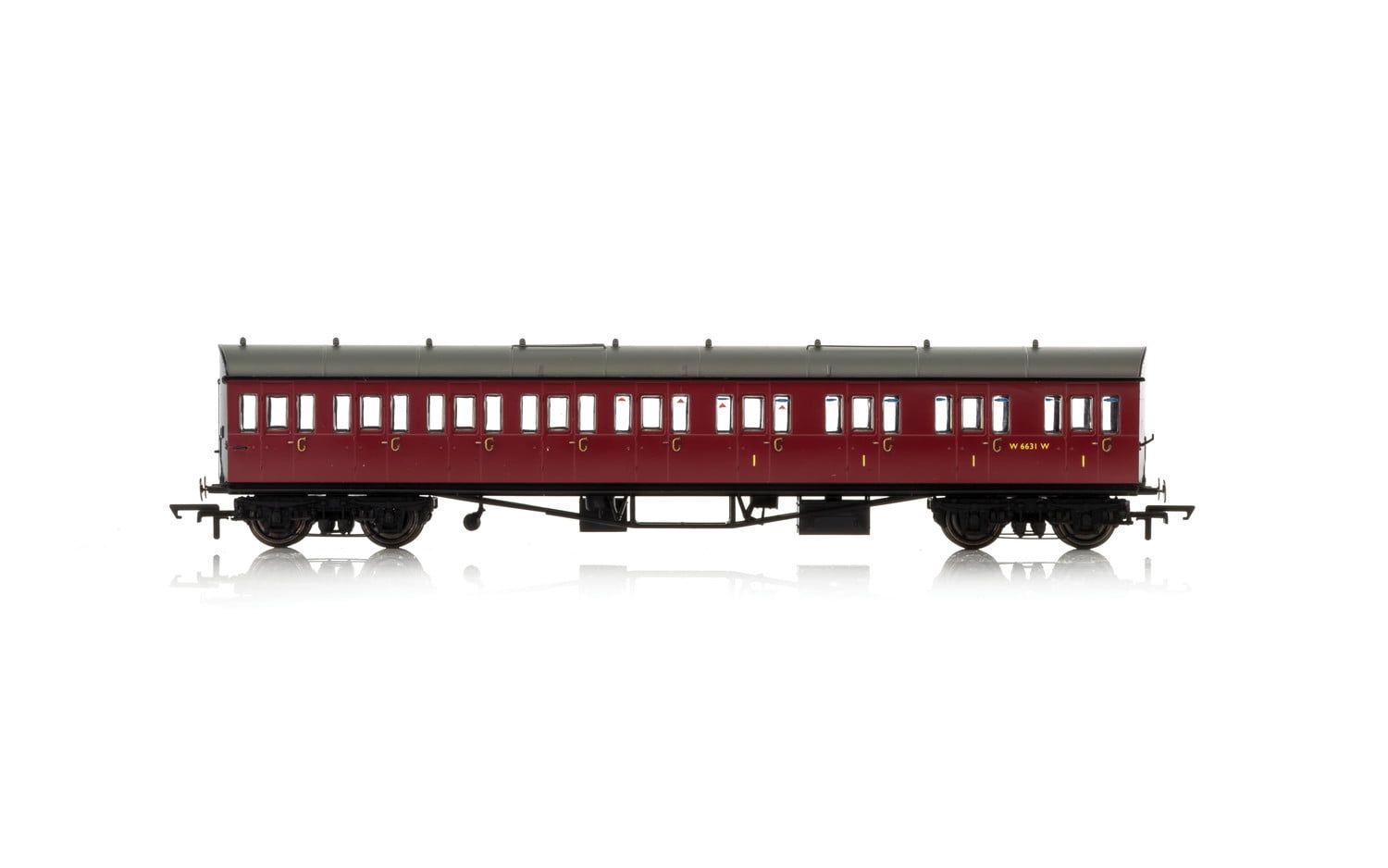 Hornby BR, Collett 57' Bow Ended E131 Nine Compartment Composite (Right Hand), W6631W - Era 4 OO Gauge