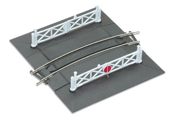 Peco Curved (No.1 Rad.) Level Crossing complete with 2 ramps & 4 gates OO Gauge