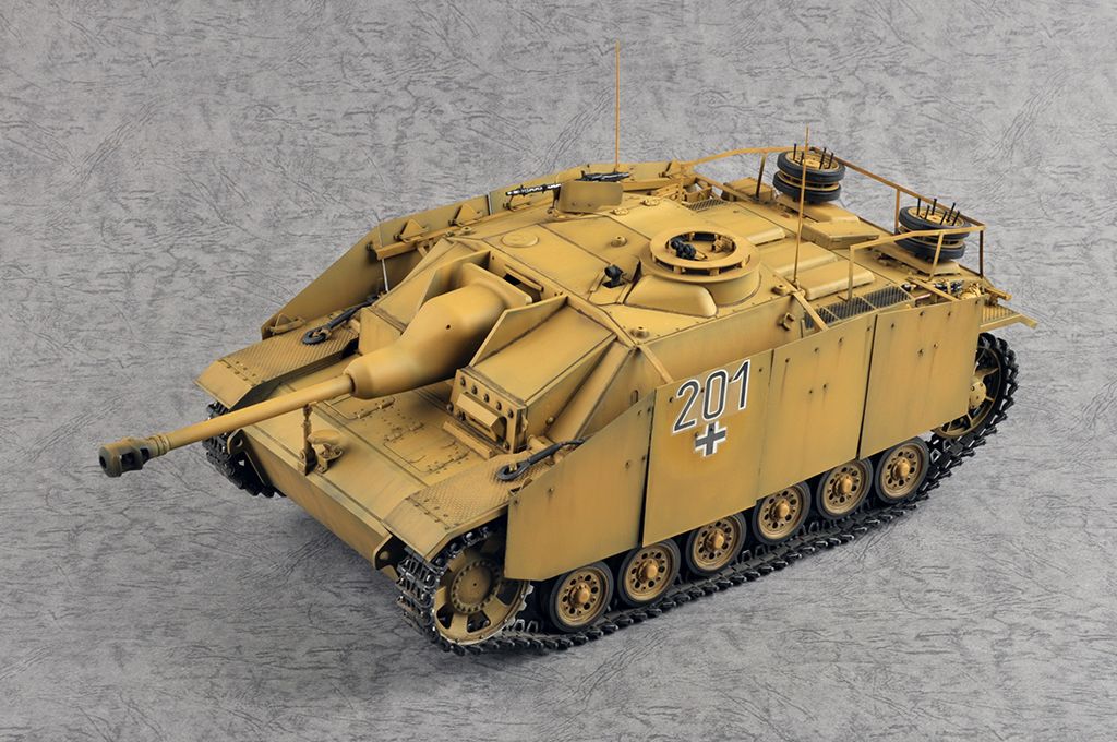 Trumpeter 1/16 Scale StuG III Ausf G Late Production 2 in 1 Model Kit