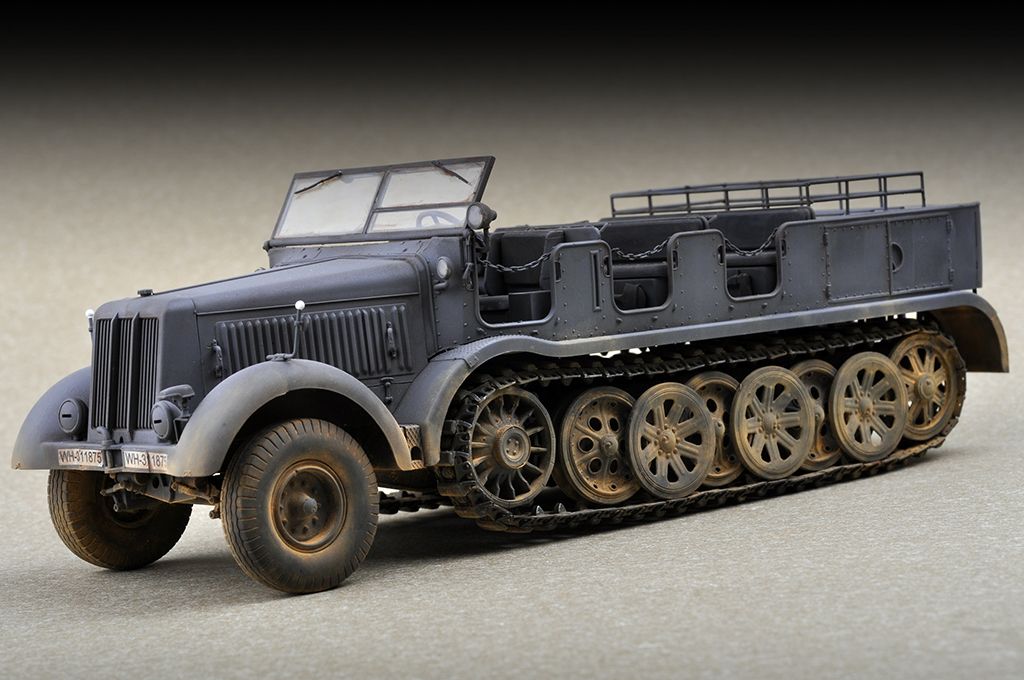 Trumpeter 1/72 Scale German WWII Schwerer Zugkraftwagen 12t Half-track Model Kit