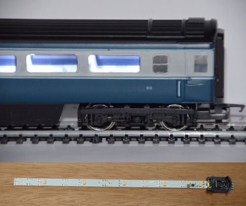 Train Tech Automatic Coach Lighting Multipack - Cool White A (3) OO Gauge