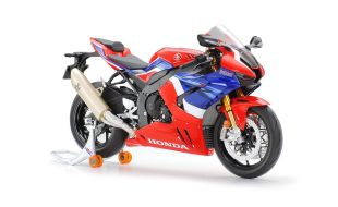 Tamiya 1/12 Scale Honda CBR 1000 RR R Fireblade Motorcycle Model Kit