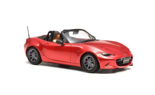 Tamiya 1/24 Scale Mazda MX-5 Roadster Model Kit