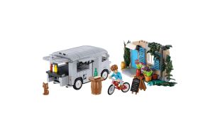 Cobi 1/35 Scale Citroen Type H "La Petite Boulangerie" Model Kit