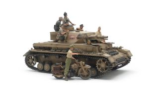Tamiya 1/35 Scale German Tank Panzerkampfwagen IV Ausf.F & Motorcycle Set "North Africa" Model Kit