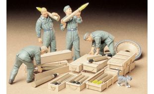 Tamiya 1/35 Scale German Tank Ammo-Loading Crew Military Figures