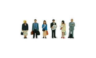 Branchline Station Passengers Standing 36-044 OO Gauge