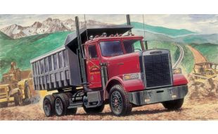 Italeri 1/24 Scale Freightliner Heavy Dumper Model Kit