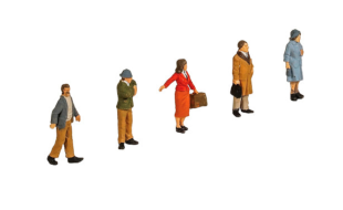 Peco Passengers Standing OO Gauge