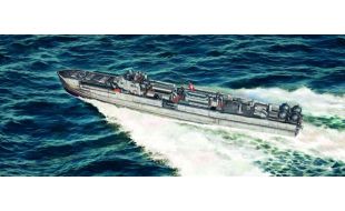 Italeri 1/35 Scale Schnellboot S-26/S-38 Model Kit