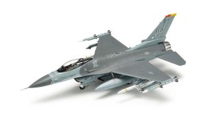 Tamiya 1/72 Scale Lockheed Martin F-16CJ Block 50 Fighting Falcon with Full Equipment Model Kit