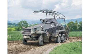 Italeri 1/72 Scale Sd.Kfz. 232 6 Rad Model Kit