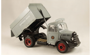 Emhar 1/24 Scale Bedford OSBT SWB 'O' Series 5-ton Tipper Truck Model Kit