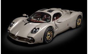 Pocher 1/8 Scale Pagani Utopia Coupé - Rinascimento Lucido Model Kit