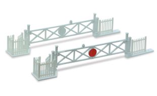 Peco Level Crossing Gates (4) with Wicket Gates and Fencing OO Gauge