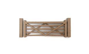Scale Model Scenery Five Bar Gates & Posts (Pack Of 3) OO Gauge