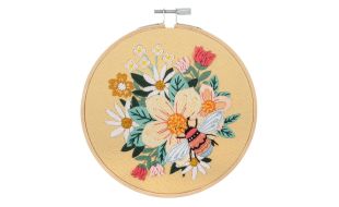 Trimits Buzzy Bee Embroidery Hoop Kit