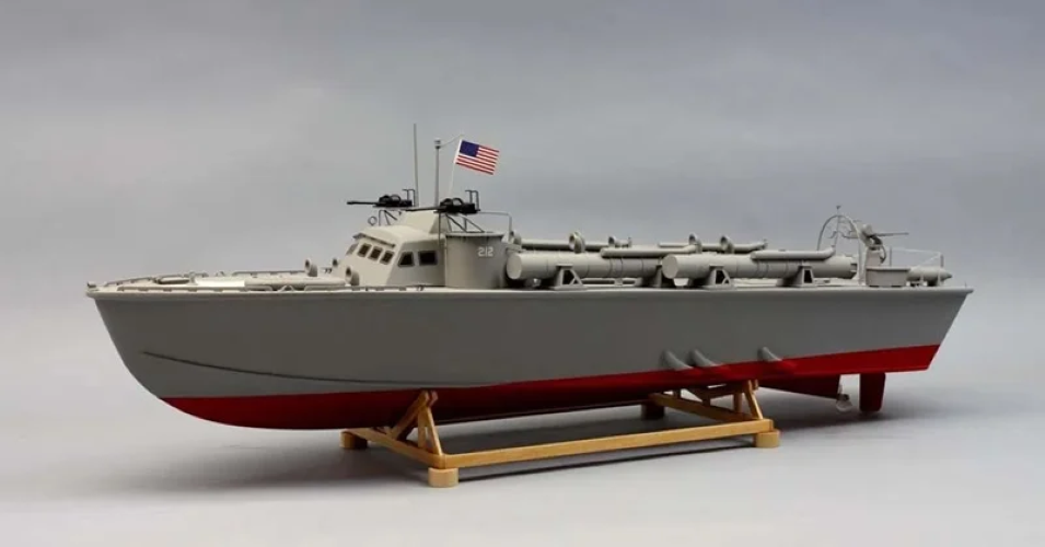 Dumas 1/30 Scale PT-212 Higgins MTB Preformed Hull Model Boat Kit