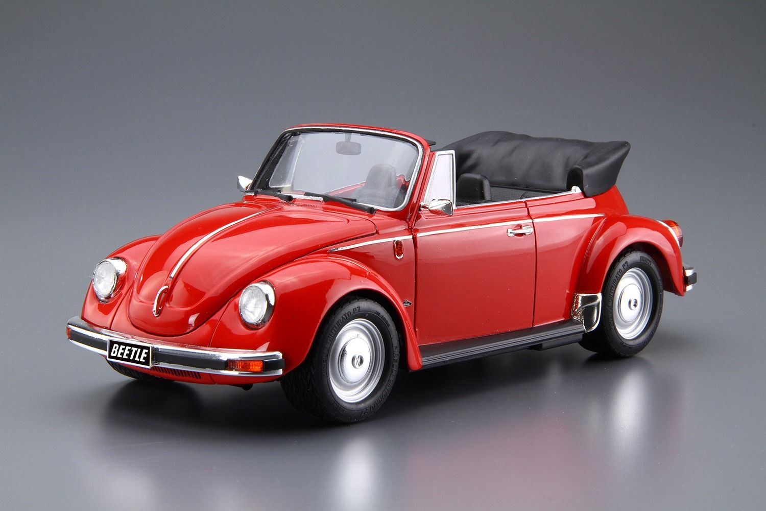 Aoshima 1/24 Scale Volkswagen 15ADK Beetle 1303S Cabriolet 1975 Model Kit