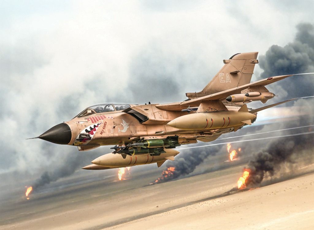 Italeri 1/32 Scale Tornado GR.1 Desert Storm RAF Aircraft Model Kit