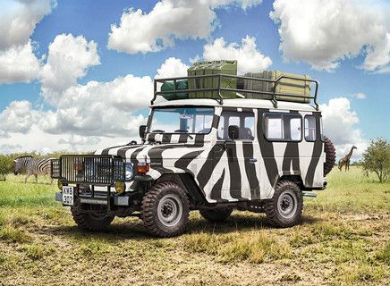 Italeri 1/24 Scale Toyota Land Cruiser Safari Model Kit