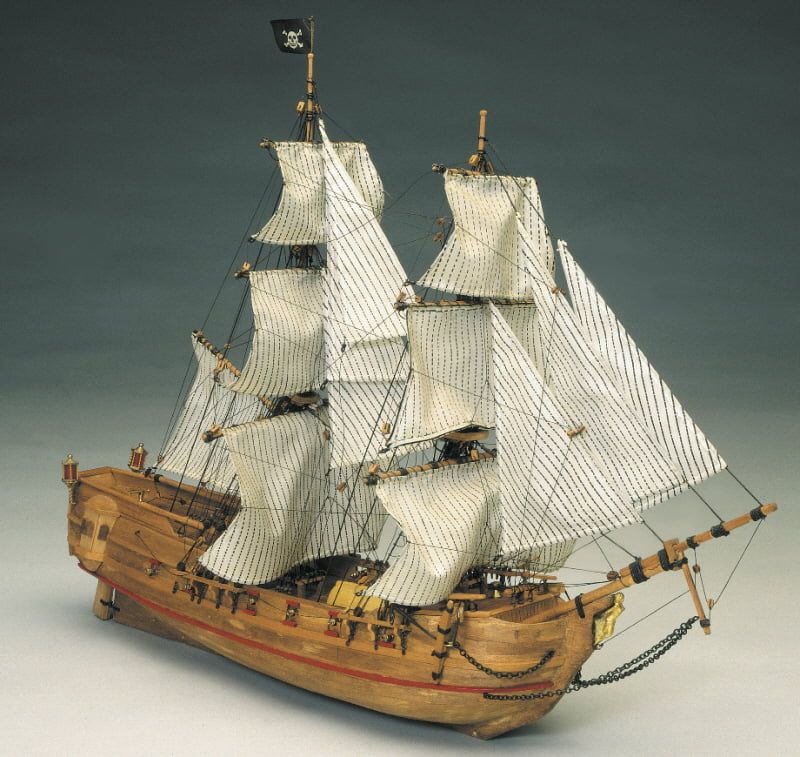 Mantua Models 1/100 Scale Black Falcon Model Kit