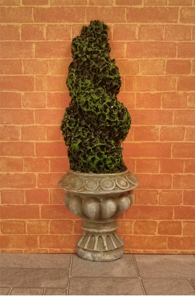 Flat-backed Topiary Twist for 12th Scale Dolls House