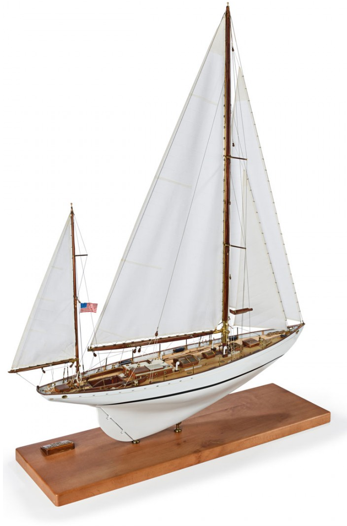 Amati 1/20 Scale Dorade Racing Yacht Model Kit