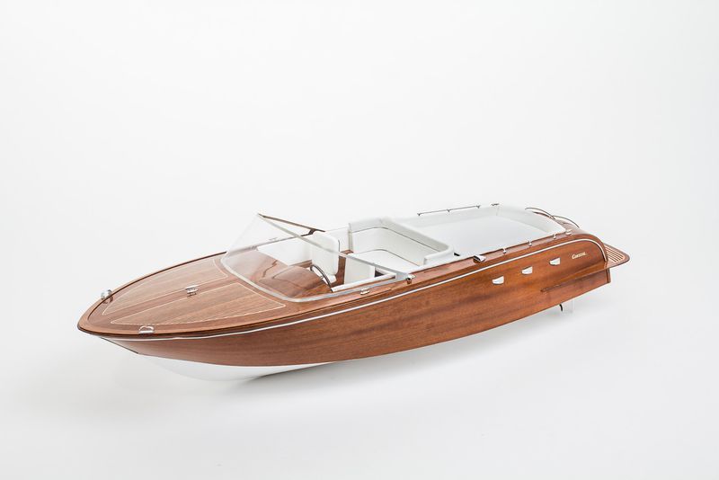 Aeronaut 1/6 Scale Comtesse Luxury Yacht Model Kit