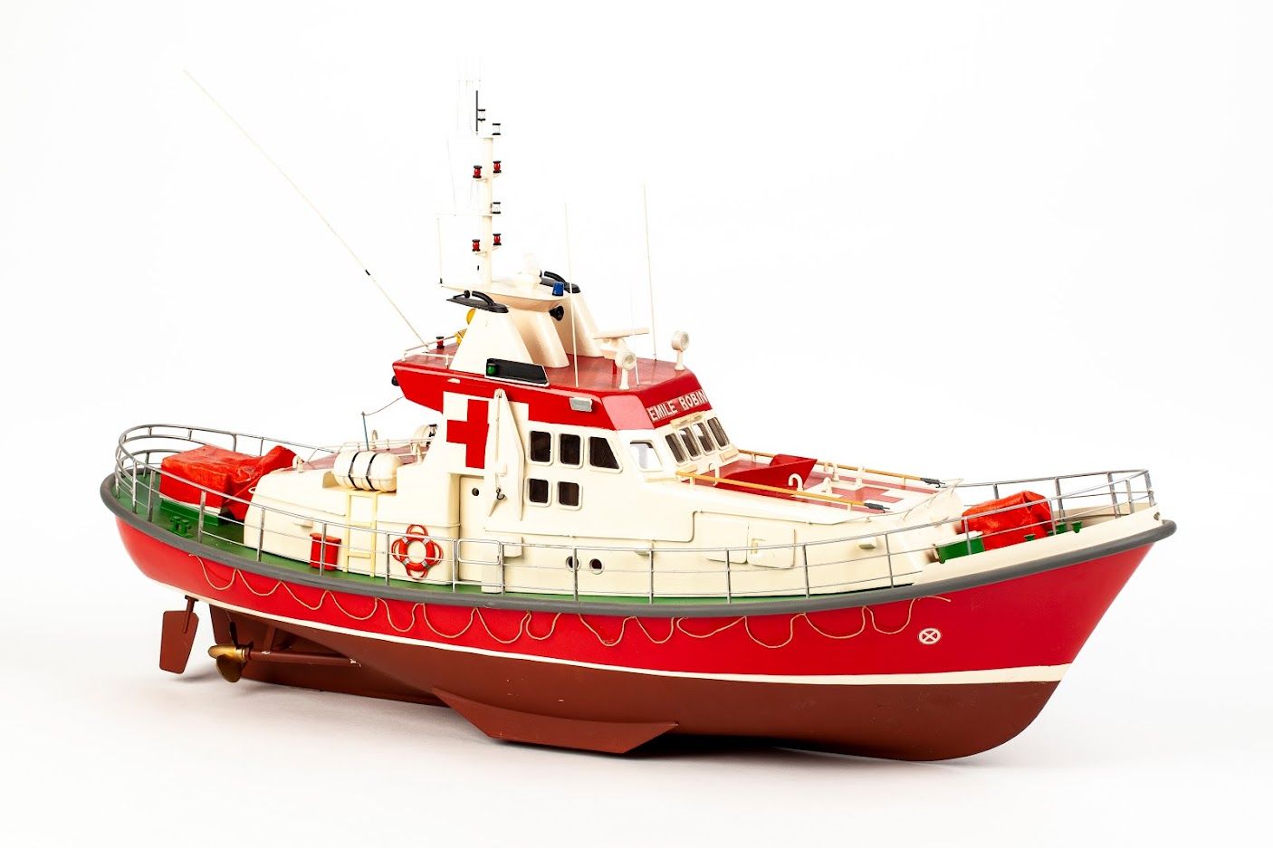 Billing Boats 1/33 Scale Emile Robin Model Kit