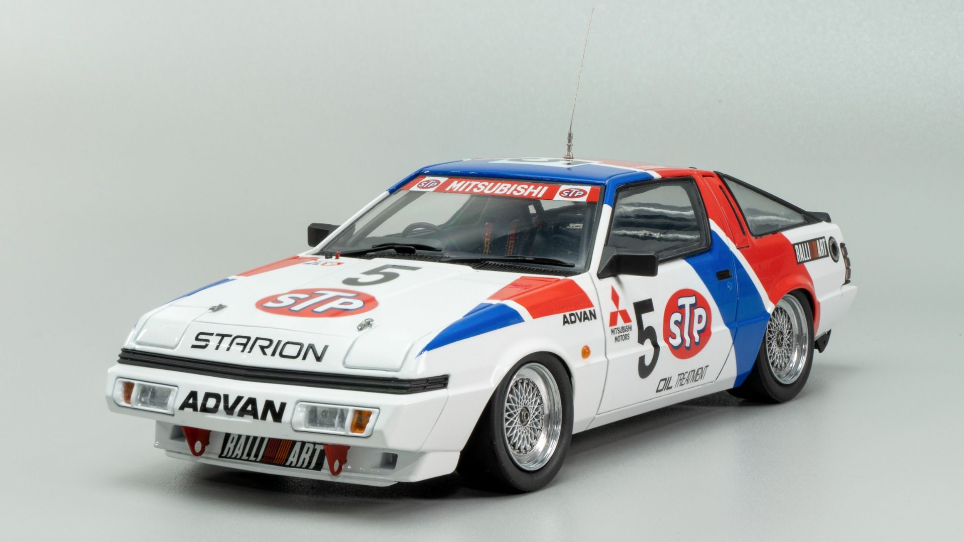 Beemax 1/24 Scale Mitsubishi Starion STP (2 version) Model Kit