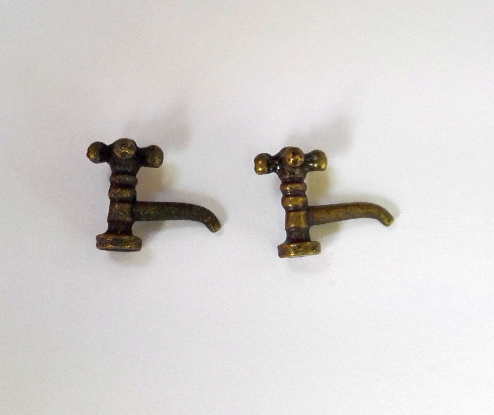 Pair of Brass Crosstop Pillar Taps for 12th Scale Dolls House
