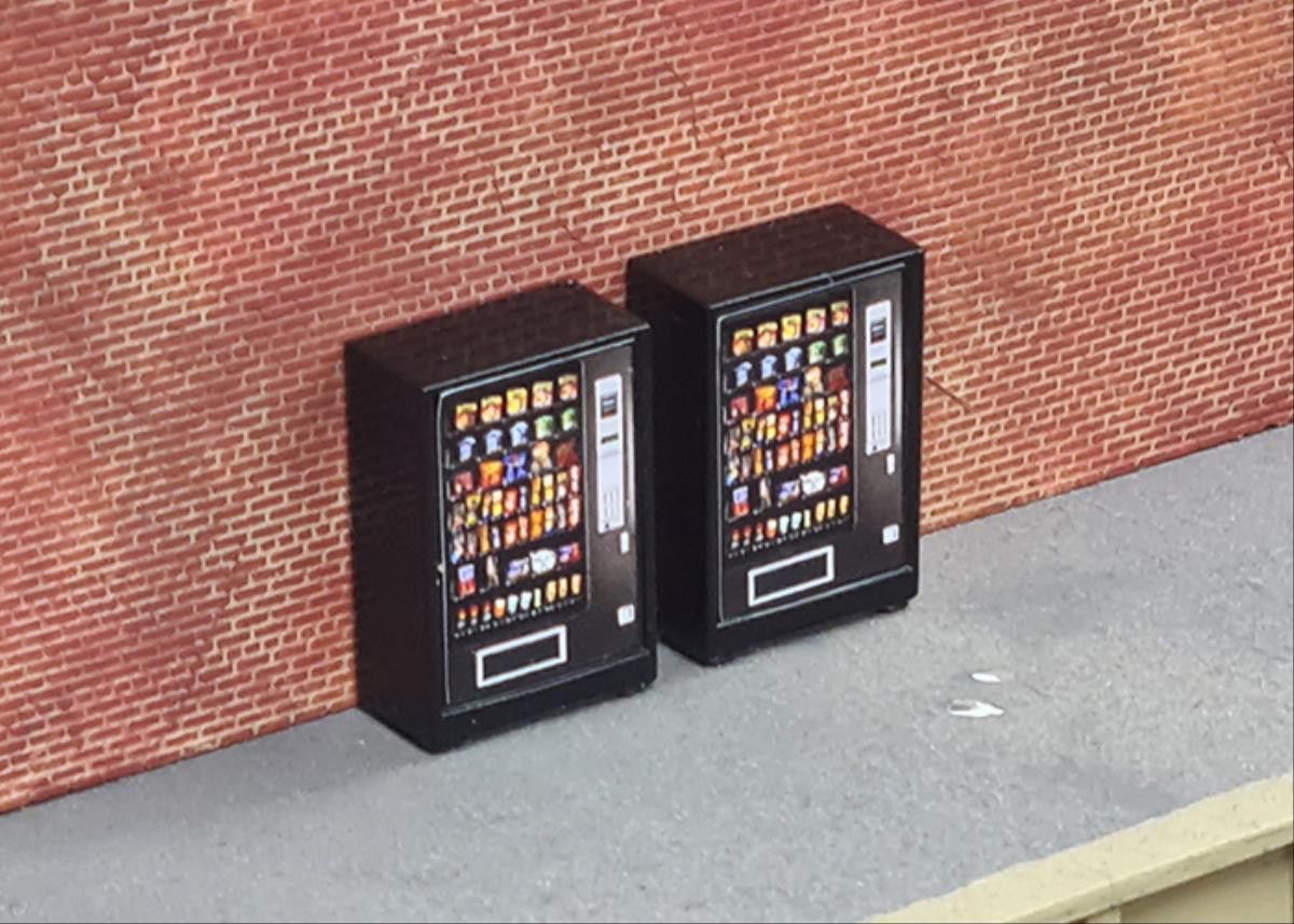 Gaugemaster 2pcs Vending Machines Kit OO Gauge