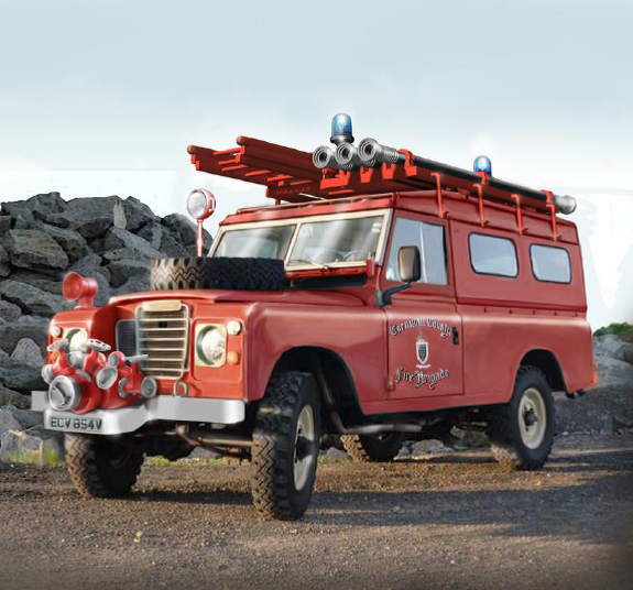 Italeri 1/24 Scale Land Rover Fire Truck Model Kit