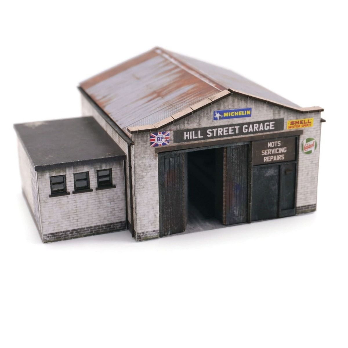Scale Model Scenery Backstreet Garage OO Gauge