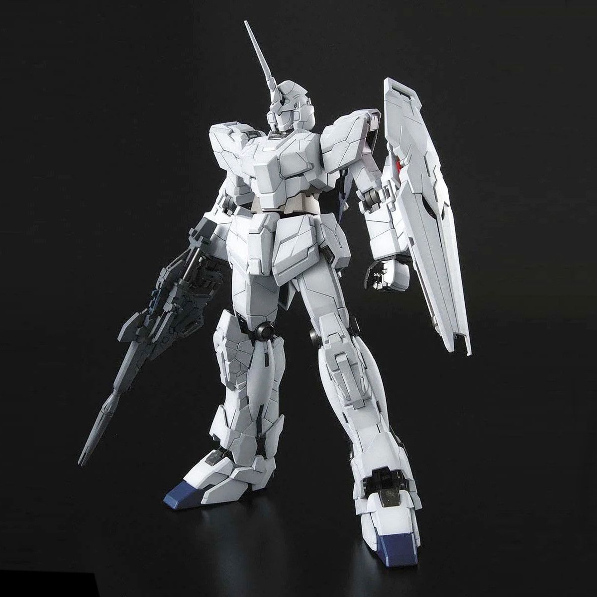 Bandai Namco 1/100 Scale MG RX-0 Unicorn Gundam Model Kit